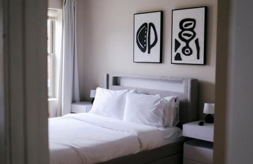 Fitness Pad, Stylish 2BR with Gym in Chicago - Photo 42