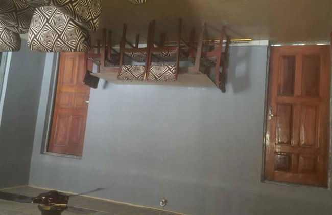 Impeccable 3-bed Apartment Located in Lagos - Photo 9