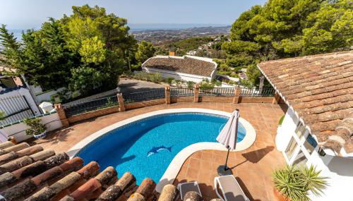 Villa with private swimming pool - Photo 1