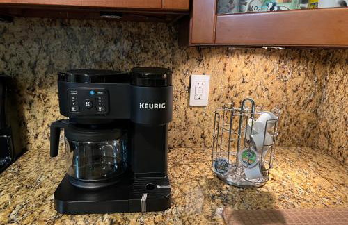 Entire Single Family home 3 bed 2 bath in water front big cozy back yard view - Foto 13