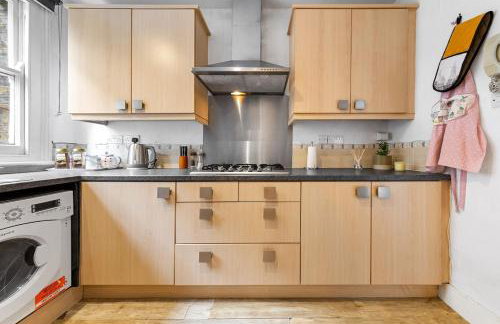 Lovely Split level 2 bedroom flat in NW London - Foto 14