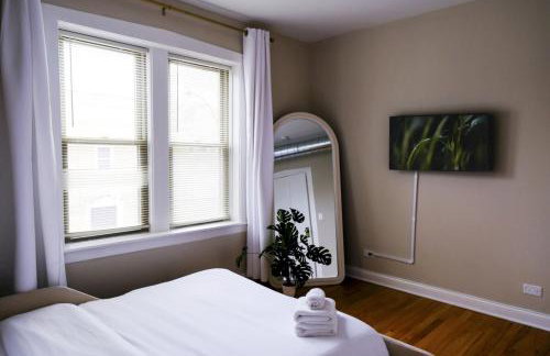 Sleeps 22 • Modern Multi-Unit • Gym • Workspaces - Photo 65