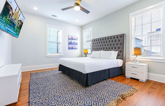 Stunning Modern and Fully-Upgraded 5 BR with Pool - Foto 10