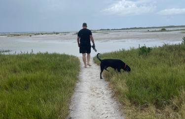 Cozy and Costal 10 Min to Beach Pool, Sauna, Pool table - Foto 22