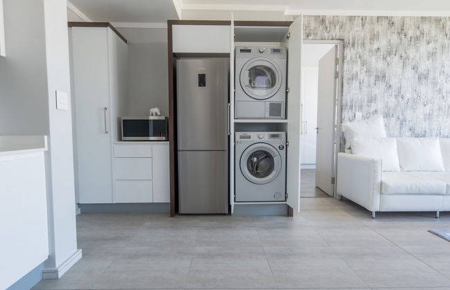 Stunning Apartment in Sandton - Photo 53