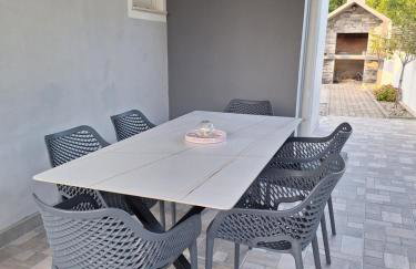 Holiday home "Olive tree", with pool - Best Host 2025 - Foto 5