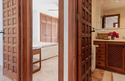 Charming Andalusian-Style Beach Villa - Foto 20