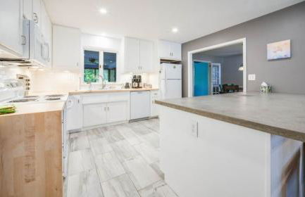 Spacious 5-Bedroom Retreat for 12 in Serene Neighborhood Near Louisville's Best Attractions - Photo 11