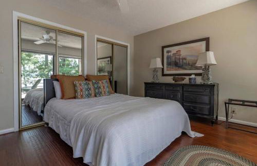 What-A-View HSV - Serene Lakeside Town Home - Foto 16