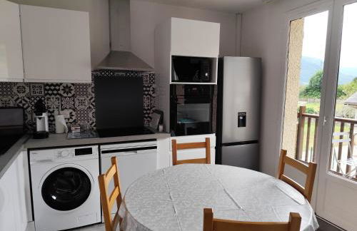 Ossau T2 5 personnes 1 chambre draps serviettes inclus parking moustiquaires tout confort près du ski - Foto 6