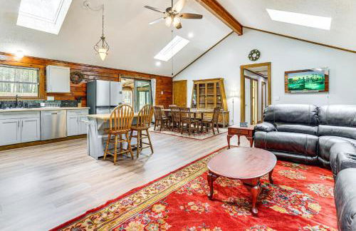 Long Pond Log Cabin with Hot Tub Soaks and Outdoor Fun - Foto 6