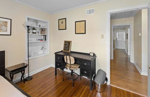 Modern Memphis Retreat - Sleeps 7 - Fireplace - Foto 34