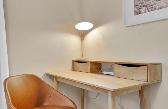 Designer Coastal Paradise w Pool - Steps to Beach - Foto 43