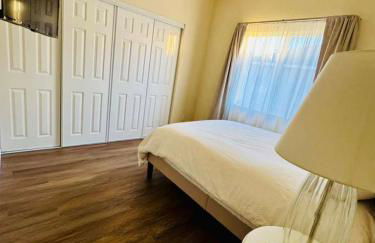 New Home Near Legoland and Disney Sleeps 12 - Foto 40
