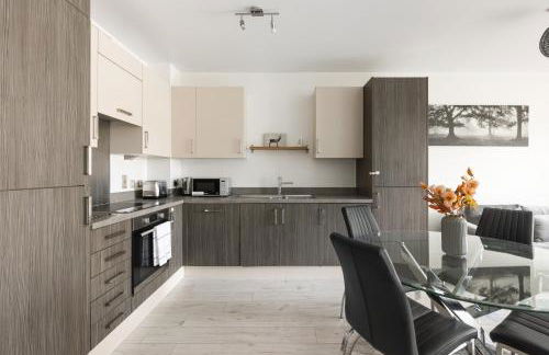 2BR Apartments in Canning Town Station with Balcony - Foto 8