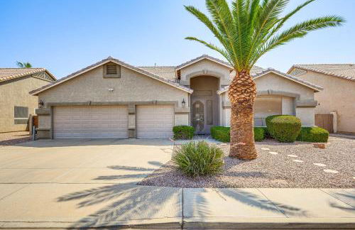 Relax Poolside in Mesa Family Home 12 Mi to Dtwn - Foto 31