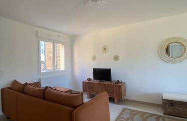 VILLA VUE LAC -3 chambres jardin-proche du lac et du Centre-ville , 2 places parking - Foto 5