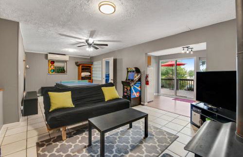 Lakefront Home Dock Covered Deck Fire Pit Dogs OK - Foto 22