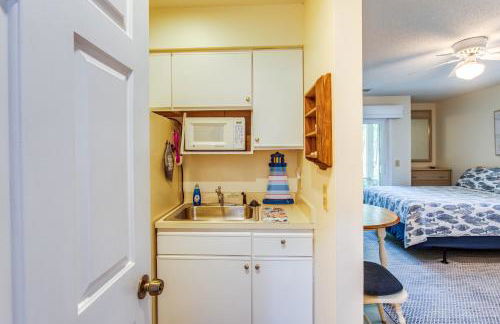 Condo with Golf Course Views Less Than 1 Mi to Sunset Beach! - Foto 24