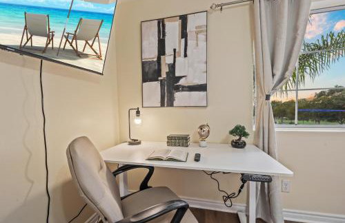 Entire Private Home with 4 Bedrooms, Pool, Hot Tub, King Bed, Garage, Available Now - Foto 78