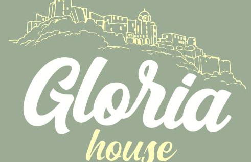 Gloria House - Photo 1