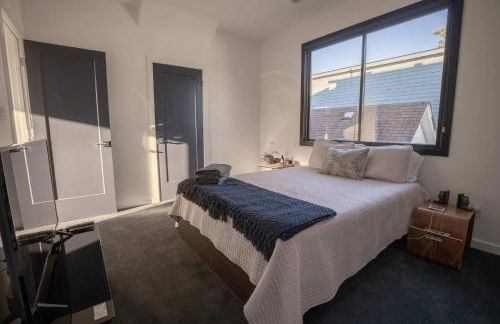 3 bed 3 bath Modern Luxury Home with Hot Tub and Rooftop Patio - Foto 31