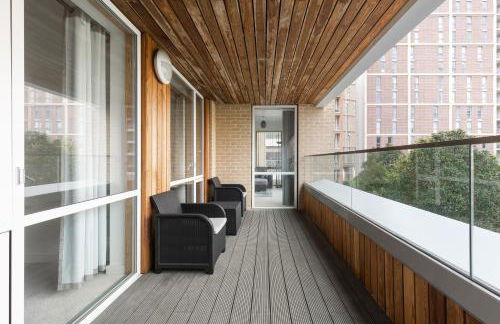 2BR Apartments in Canning Town Station with Balcony - Foto 13