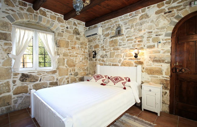 Villa Kamilari - Photo 2