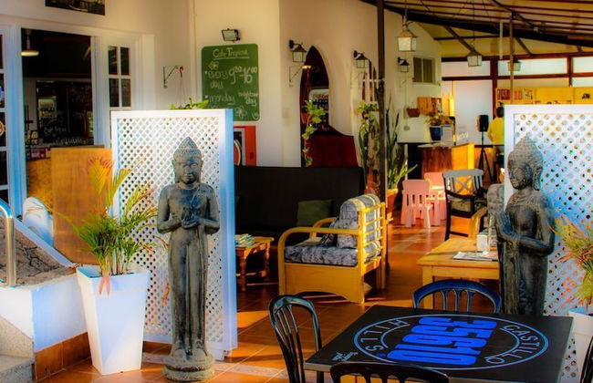 Castillo Beach Club Apartments - Photo 34