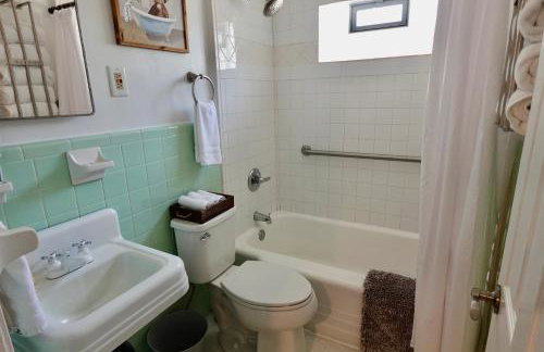 White Picket Fence - EV Charger! - Foto 15