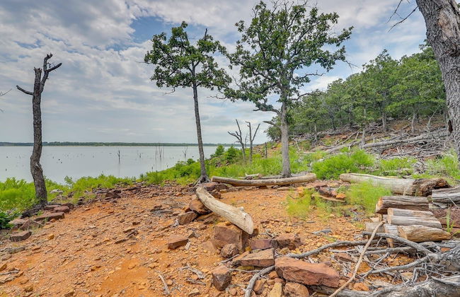 Cabin 10~ Cozy Toronto Lake Cabin ~ Walk To The Water 1 Bedroom Cabin by RedAwning - Photo 15