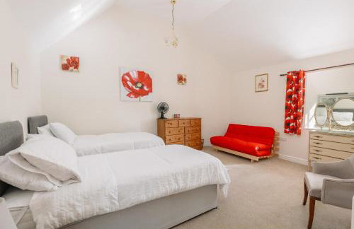 The Poppies - Photo 18