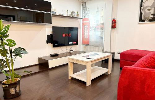 NUEVO 8 minutos ayuntamiento, 10 catedral, WIFI - Foto 2