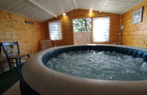 La grange, Appartement avec jardin et jacuzzi ''Réservation & Supplément pour le jacuzzi'' - Photo 14