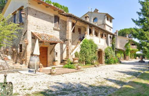 Farmhouse in Marsciano with vineyards olive groves - Foto 44