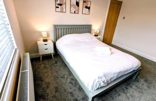 Recently renovated 4 bed home - Foto 12