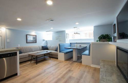 Luxury 2 bedroom apartment w/ free parking - Photo 1