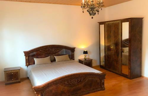 "Casa20200" 2 x Apartments je 150qm für Business, Familien, Gruppen, Handwerker 15min von BERLIN, Erdbeerhof, Outlet B5, 5min vom See Falkensee !! 2 Apartment each 150qm for BUSINESS , FAMILIES 15min from BERLIN!! - Foto 3