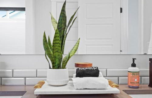 Spacious 6BR - Sleeps 22 - Game Room & Pool Access - Foto 27