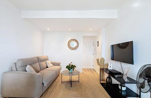 Sunny & Calm 2-Room Apartment in the Heart of Biot - Foto 6