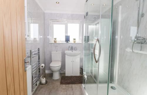 Min-y-rhos - Photo 14