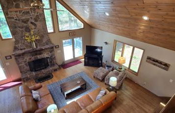 Tall Pines- 5-bedroom 3-bath with hot tub and more! - Foto 19