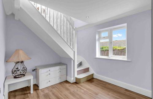 Sea Downs House with Free Parking By My Getaways - Foto 34