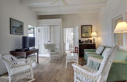 1111 Middle Street by AvantStay Charming Historic Cottage Featured in Dear John Movie Beach Access - Foto 10