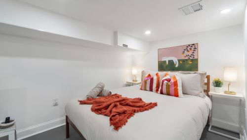 Holiday Home Brownstone City Stay 5BEDS, Private Dual Units - Foto 5