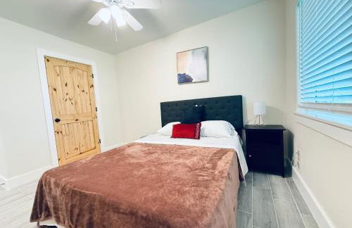 Waterfront Vacation Retreat with Gazebo Fishing - Foto 43