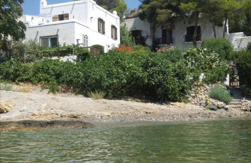 Villa Mimosa Poros Beachfront Apartment - Foto 1