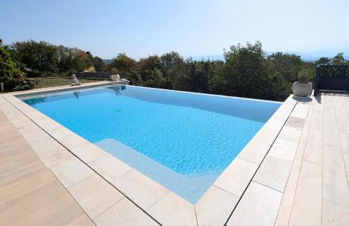 Luxurious Villa with Pool - Foto 24