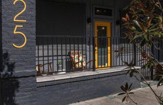 Urban Oasis - A Newly Renovated 4BR Dream - Foto 33