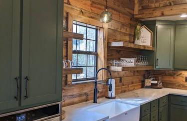 Lofted Pines Fun Family Friendly Cabin - Foto 11